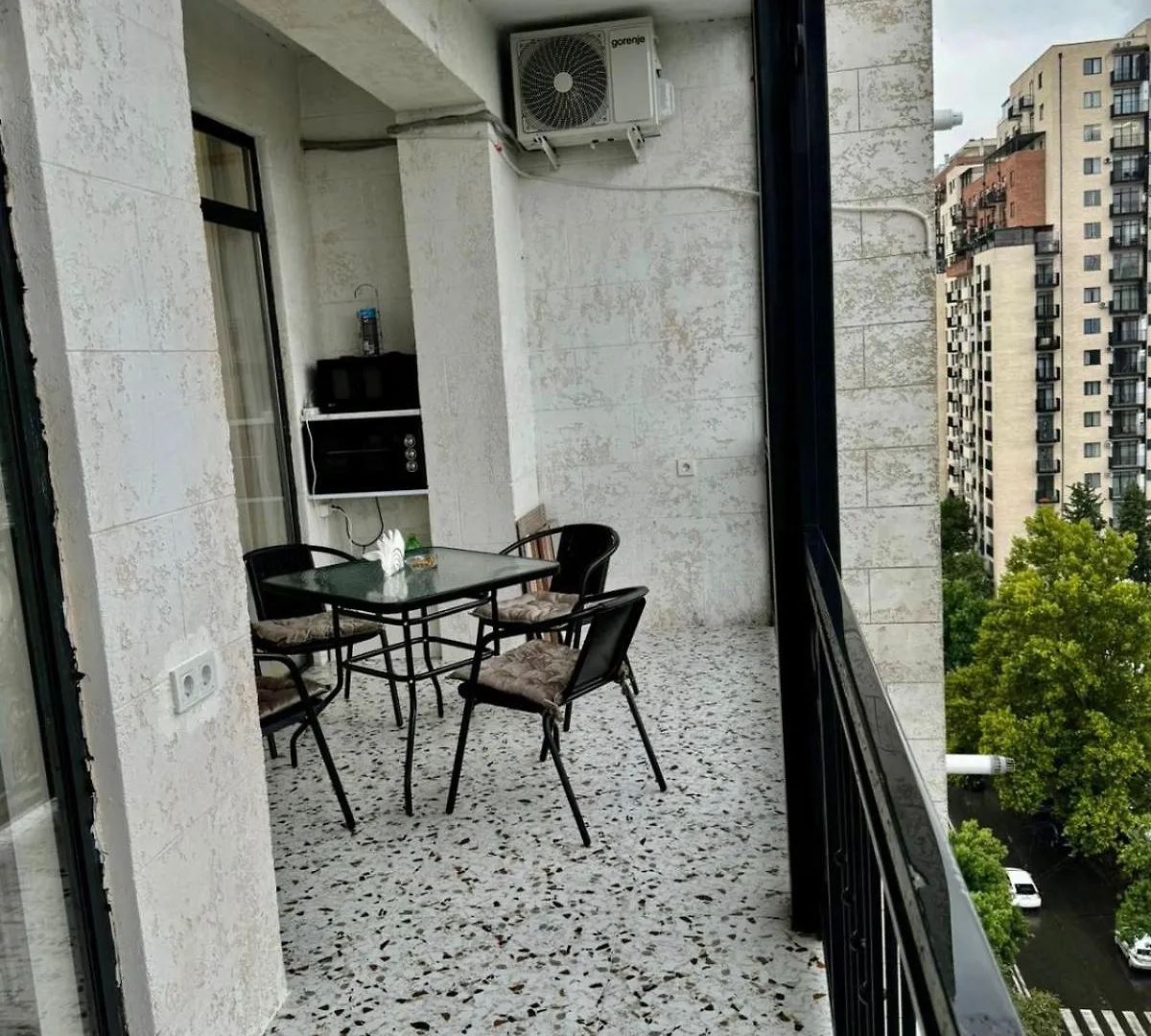Den House Apartment Tbilisi